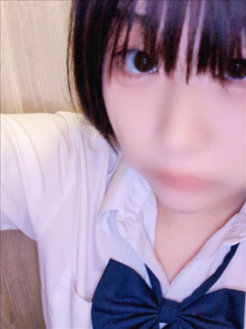 前髪伸び子