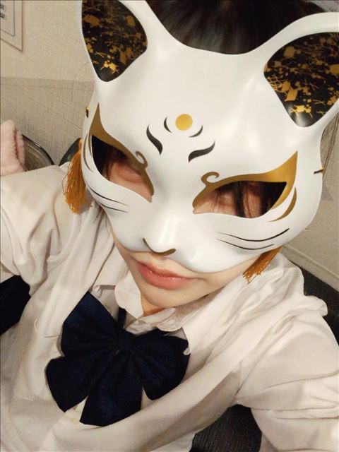 こんっ