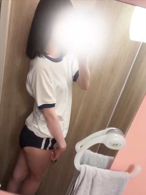ブルマと足こきはいい組み合わせ