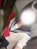 腹チラ