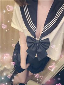 ねむ・白のセーラー服