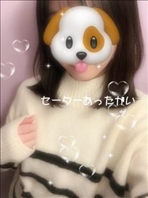 あや・セーターかわいい