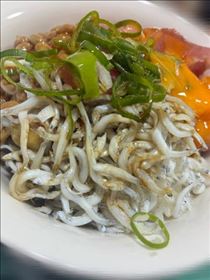 つかさ・? 【お昼は手作り?マグロしらす丼で元気満タン！】 ?