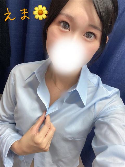 ワイシャツの下は…?