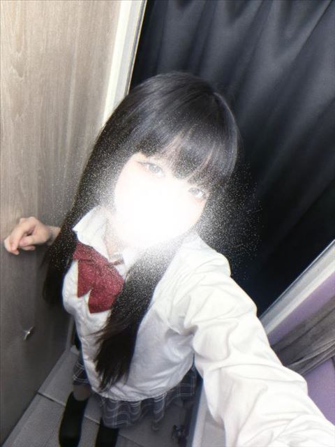 働いています