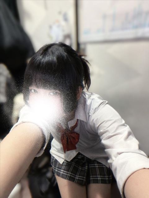 今日化粧薄いねん、すません
