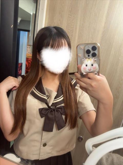 茶色セーラー?