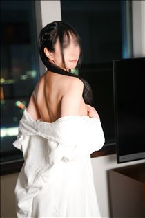ななこ・もぞもぞ♡もぐもぐ中